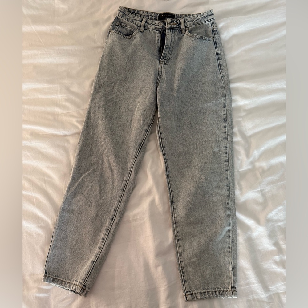 Gray High-Waisted Jeans